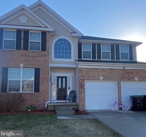6 Kensington Ln, Berlin Boro, NJ 08009-9686