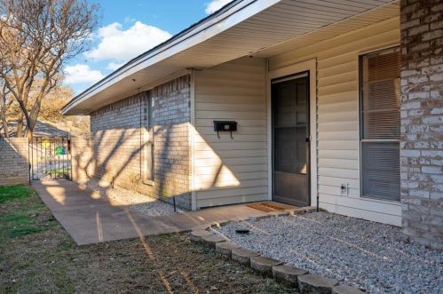 2906 Country Place Ct, Carrollton, TX 75006-4709