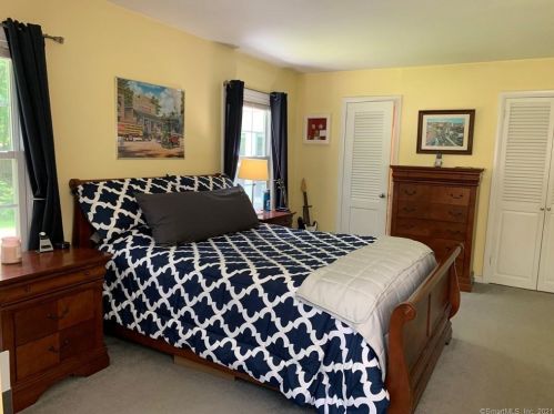 203 Hickory Hill Rd, New Britain CT  06052-1009 exterior