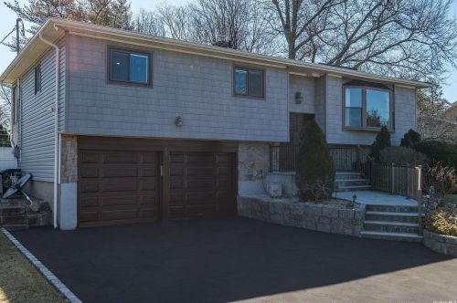 45 Saratoga Dr, Muttontown, NY 11753-1448