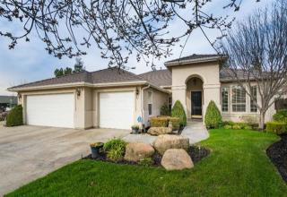285 Mckelvy Ave, Clovis, CA 93611-2404