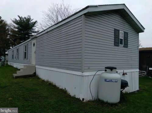 20 Sammys Mobile Home Park, Schuylkill Haven, PA 17972-9754