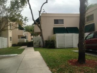 14387 98th Ter, Miami, FL 33186-8834