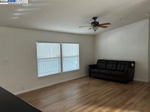 176 Harbor Dr, Daly City CA  94014-2829 exterior