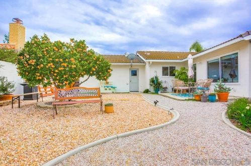 17504 Bernardo Oaks Dr, San Diego CA 92128-2109 exterior