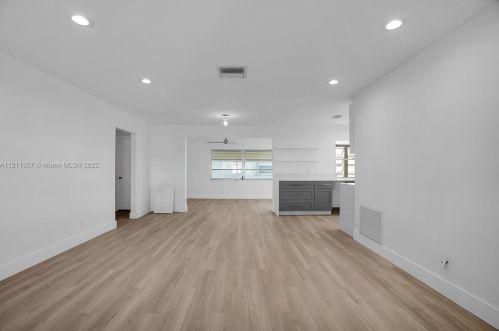 2003 17th St, Boynton Beach, FL 33426-7107