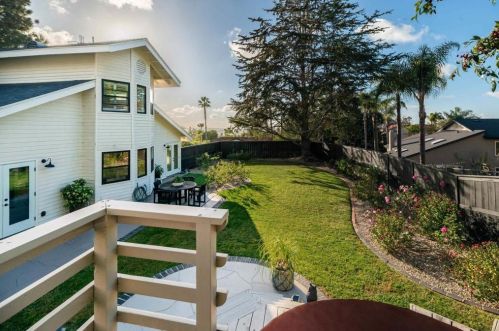 2638 Unicornio St, Carlsbad CA 92009-4443 exterior