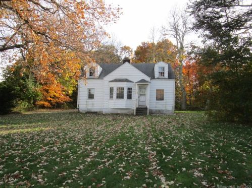 170 Fitch St, North Haven, CT 06473-3705
