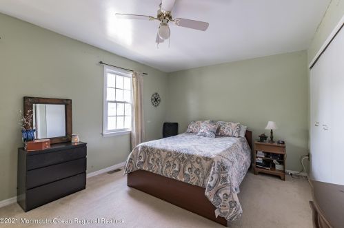 41 Kingsley Way, East Freehold NJ  07728-1675 exterior