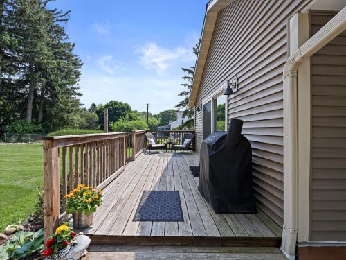 3722 Cedar Creek Rd, West Bend WI  53095-8759 exterior