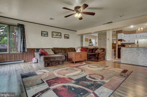 541 Old Orchard Ln, Camp Hill PA  17011-1829 exterior