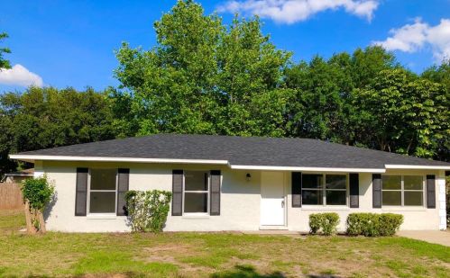 1299 Cedar Ave, Tavares, FL 32778-4403