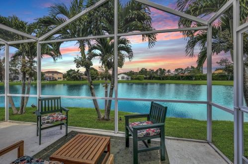 9569 Tavernier Dr, Boca Raton, FL 33496-2105
