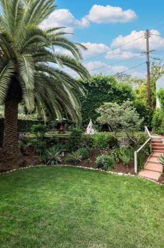 593 26th St, Manhattan Beach CA  90266-2208 exterior
