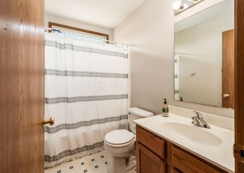 704 Osborn Dr, Pataskala OH  43062-7444 exterior