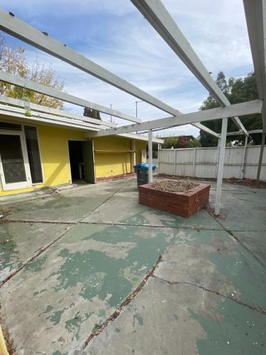 266 Thompson Ave, Mountain View CA  94043-4215 exterior