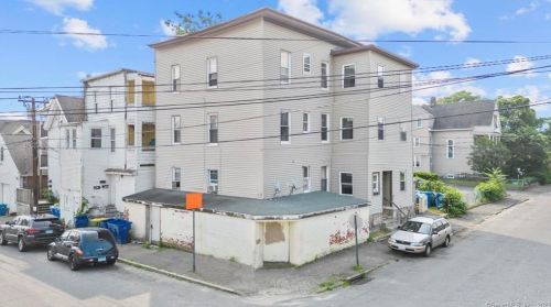 46 Leonard St, Waterbury CT  06708-3552 exterior