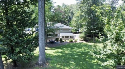 432 Hillside Ave, Allendale NJ  07401-1113 exterior