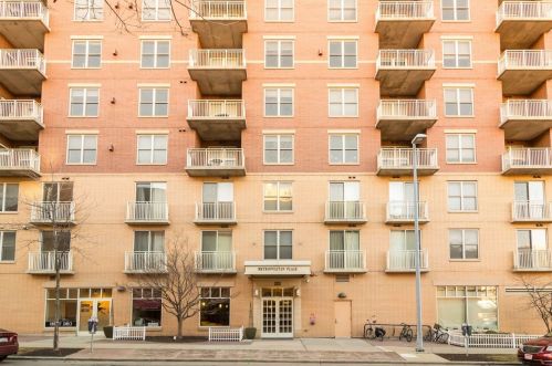 333 Mifflin St, Madison WI  35160-2599 exterior