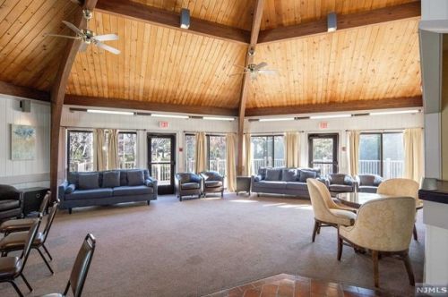 9 Lawrence Ct, Teaneck NJ  07666-6489 exterior