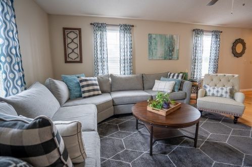 27 Pease Rd, East Windsor CT  06016-9002 exterior