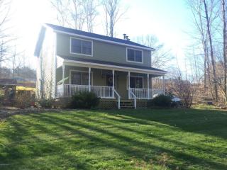 37 Sunnyside, Glens Falls, NY 12804-7325