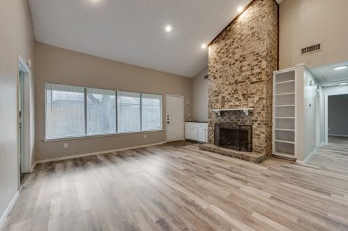 351 Towne House Ln, Richardson TX  75081-3525 exterior