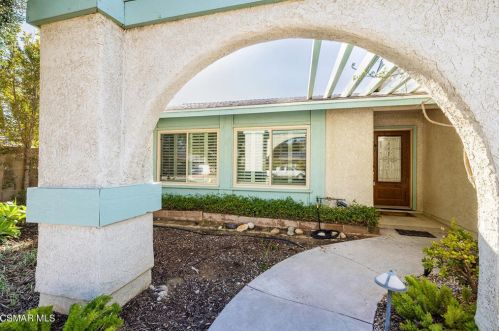 2173 Malton Ave, Simi Valley, CA 93063-3733