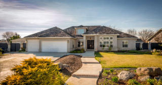 3042 Clubhouse Ct, Hanford, CA 93230-9453
