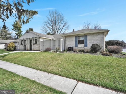 203 Valleybrook Dr, Lancaster, PA 17601-4623