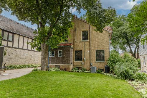 168 89th St, Milwaukee WI  53226-4502 exterior