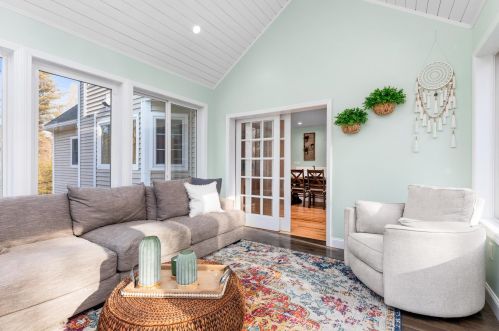 49 Sandy Ln, Dover NH  03820-5900 exterior