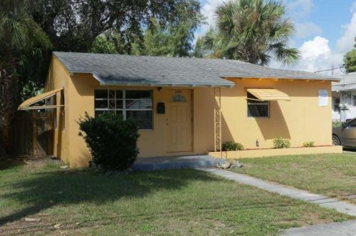 3219 Windsor Ave, West Palm Beach, FL 33407-5027