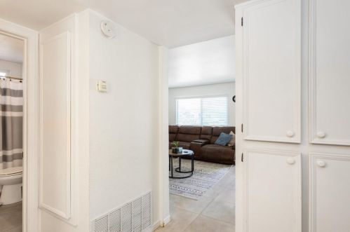 288 Lustrosos St, Oceanside CA  92057-5237 exterior