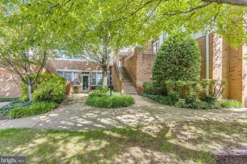 7027 Haycock Rd, Falls Church, VA 22043-2326