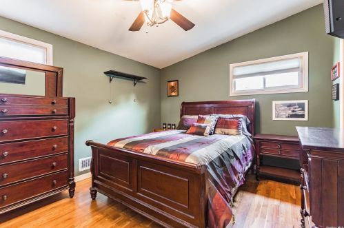 22 Strathmore Dr, Babylon NY  11703-3713 exterior