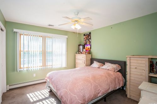 147 Washington Ave, Holtsville NY  11742-1051 exterior