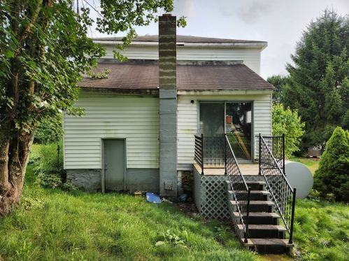 128 5th St, Acosta PA  exterior