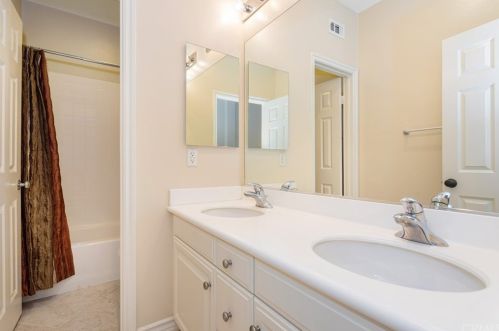 17089 Bluff Vista Ct, Riverside CA 92503-8715 exterior