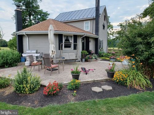 570 Zion Rd, Carlisle PA  17015-7111 exterior