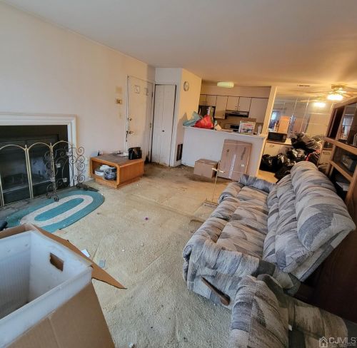 44 Lear Ct, East Brunswick NJ  08816-1851 exterior