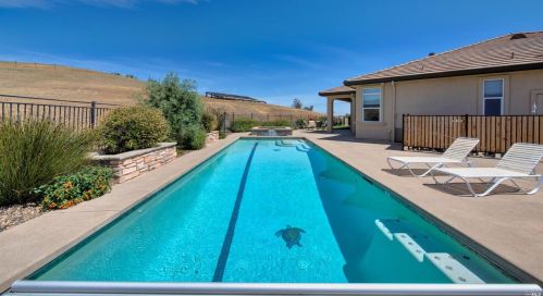 3959 Skyhawk Ln, Vacaville CA  95688-9516 exterior