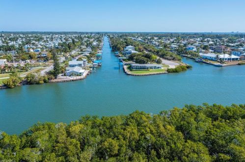 2632 York Rd, Saint James City FL  33956-2267 exterior