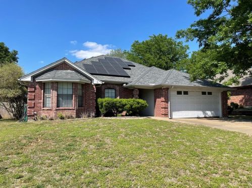 6709 Park Dr, Fort Worth, TX 76182-7667