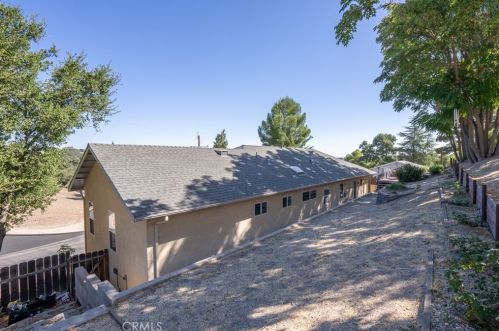 28 Fresno St, Lake Nacimiento CA  93446-2014 exterior