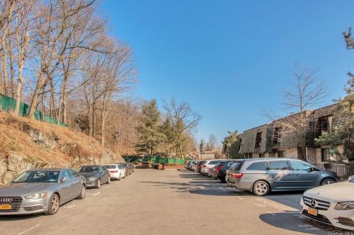 555 Central Park Ave, Scarsdale NY  10583-1018 exterior