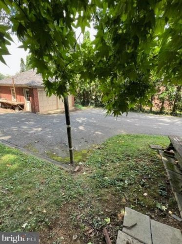 1553 New Holland Pike, Lancaster PA 17601-5653 exterior