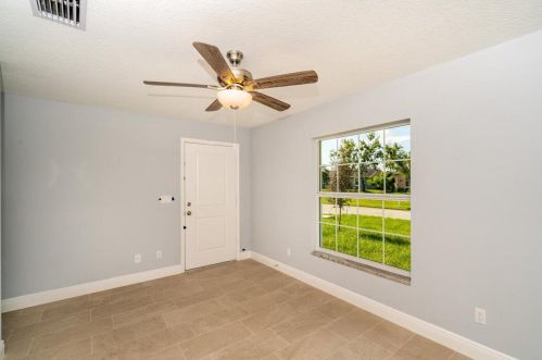 335 Saginaw Ave, Fort Pierce FL 34953-5993 exterior