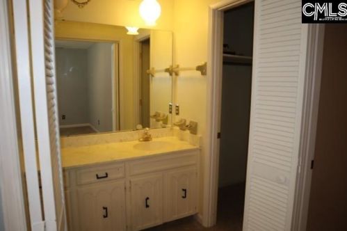 211 Laurel Mdw Dr, Cayce-West Columbia SC  29169-2311 exterior