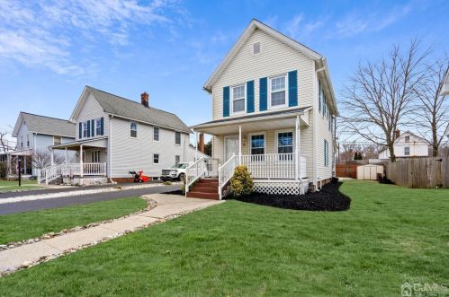 6 John St, Helmetta, NJ 08828-1001